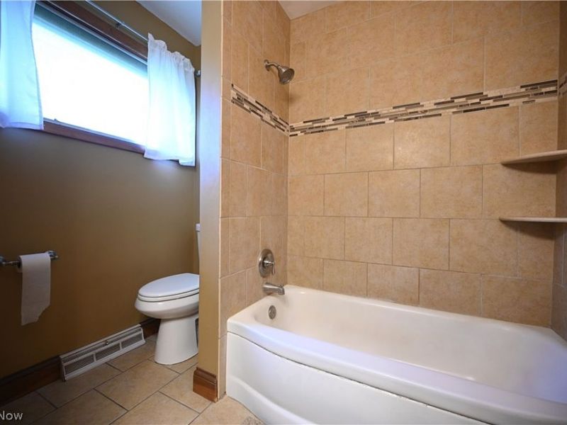 1911 39th Street NE, Canton, OH 44705 Photo 17