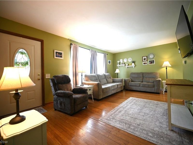 1911 39th Street NE, Canton, OH 44705 Photo 4