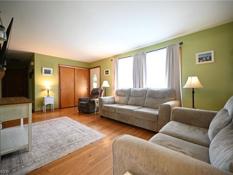 1911 39th Street NE, Canton, OH 44705 Photo 5