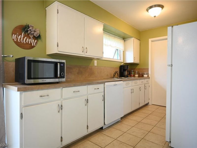 1911 39th Street NE, Canton, OH 44705 Photo 6