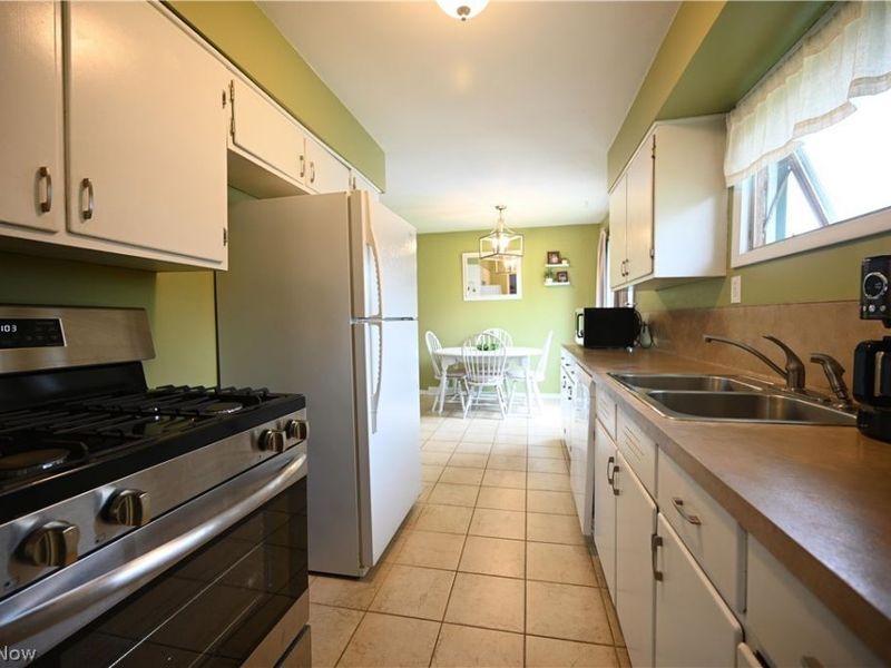 1911 39th Street NE, Canton, OH 44705 Photo 8