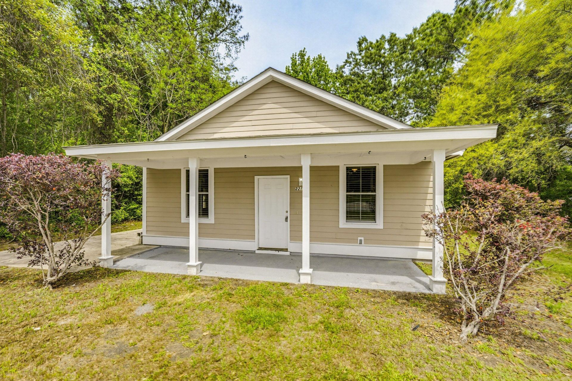 2216 Trask Parkway Photo 4