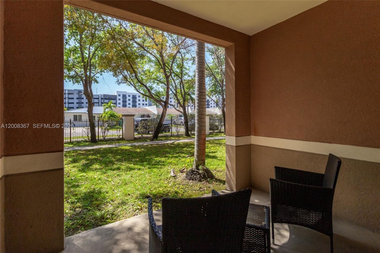 6831 SW 44th St , Unit 101, Miami, FL 33155 Photo
