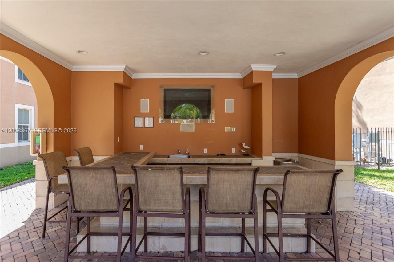 6831 SW 44th St , Unit 101, Miami, FL 33155 Photo