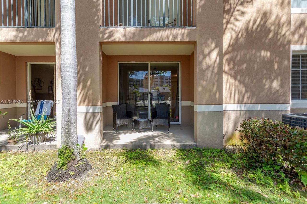 6831 SW 44th St , Unit 101, Miami, FL 33155 Photo