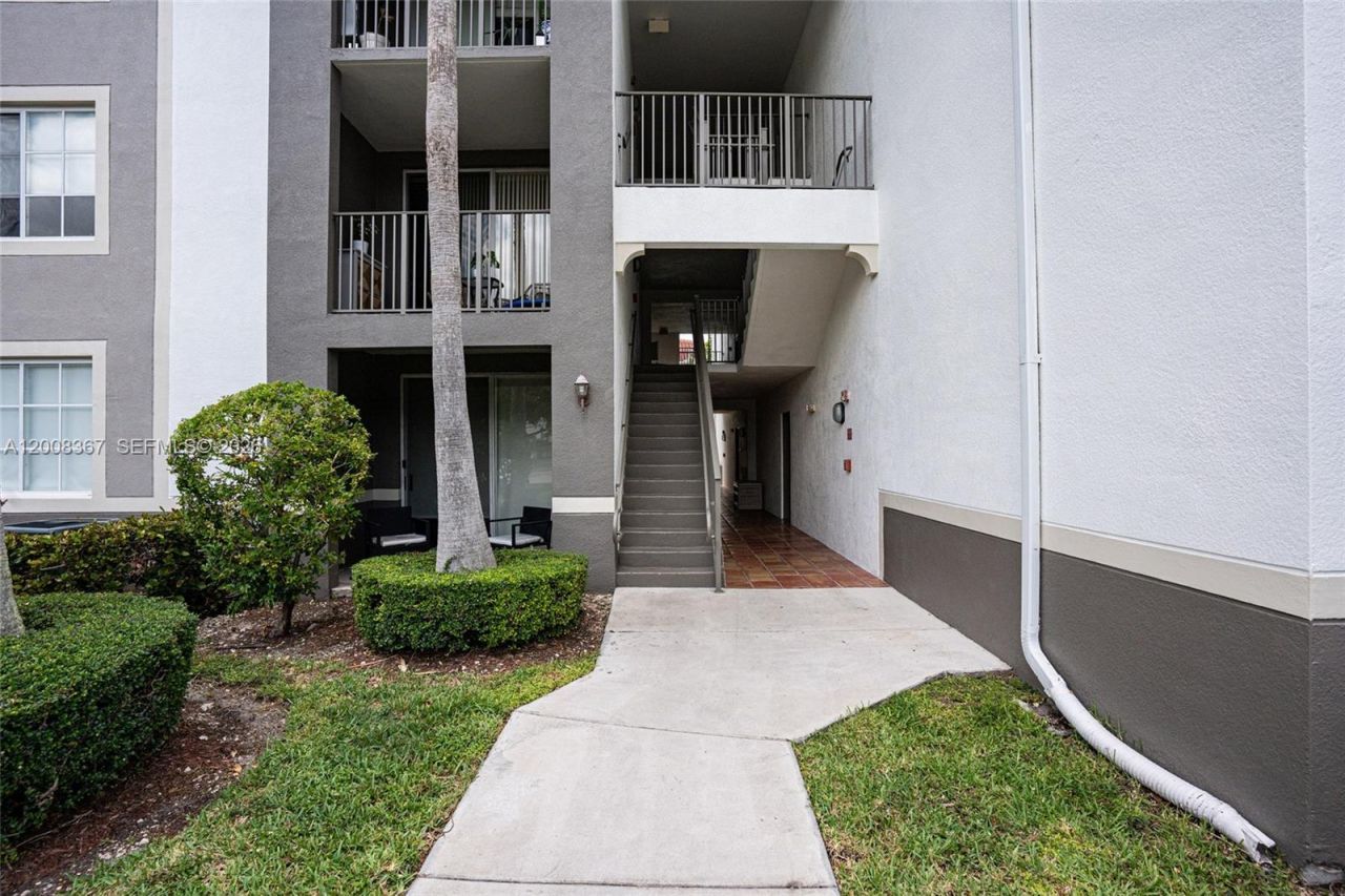 6831 SW 44th St , Unit 101, Miami, FL 33155 Photo