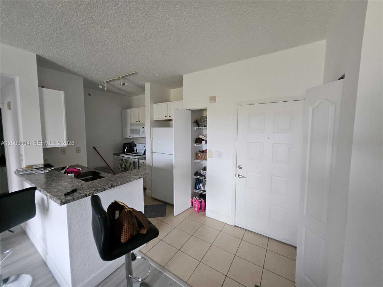 6001 SW 70th St , Unit 655, South Miami, FL 33143 Photo