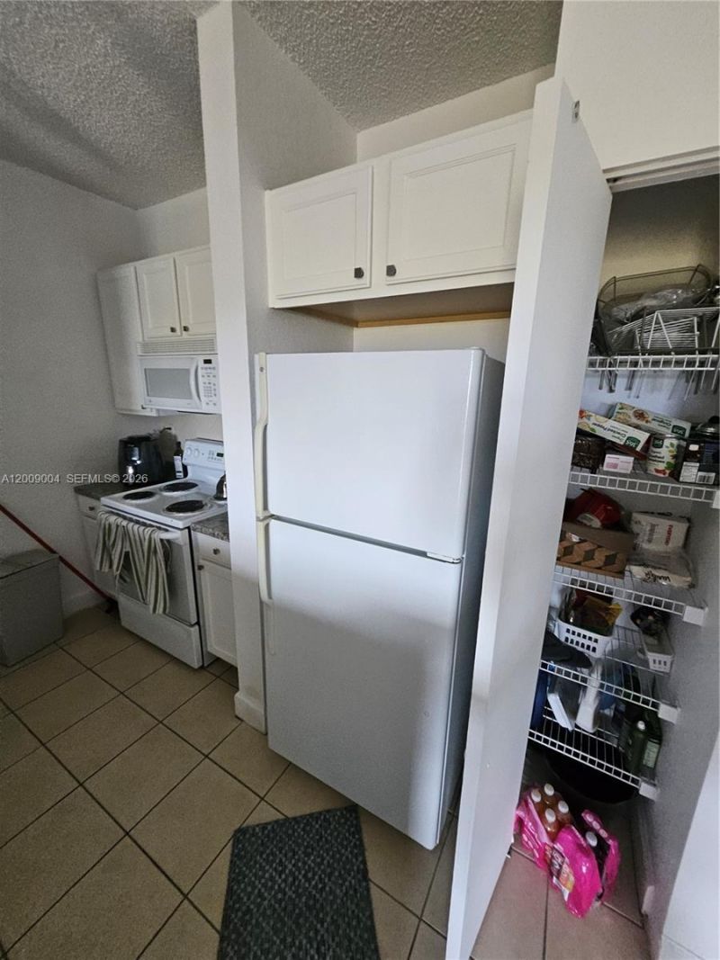 6001 SW 70th St , Unit 655, South Miami, FL 33143 Photo