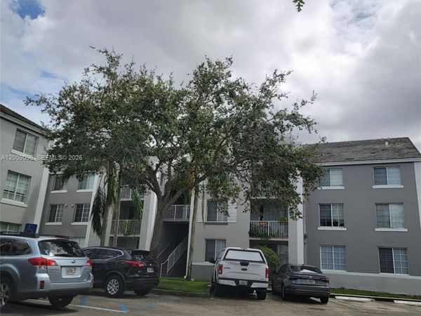711 SW 111TH WY , Unit 301, Pembroke Pines, FL 33025