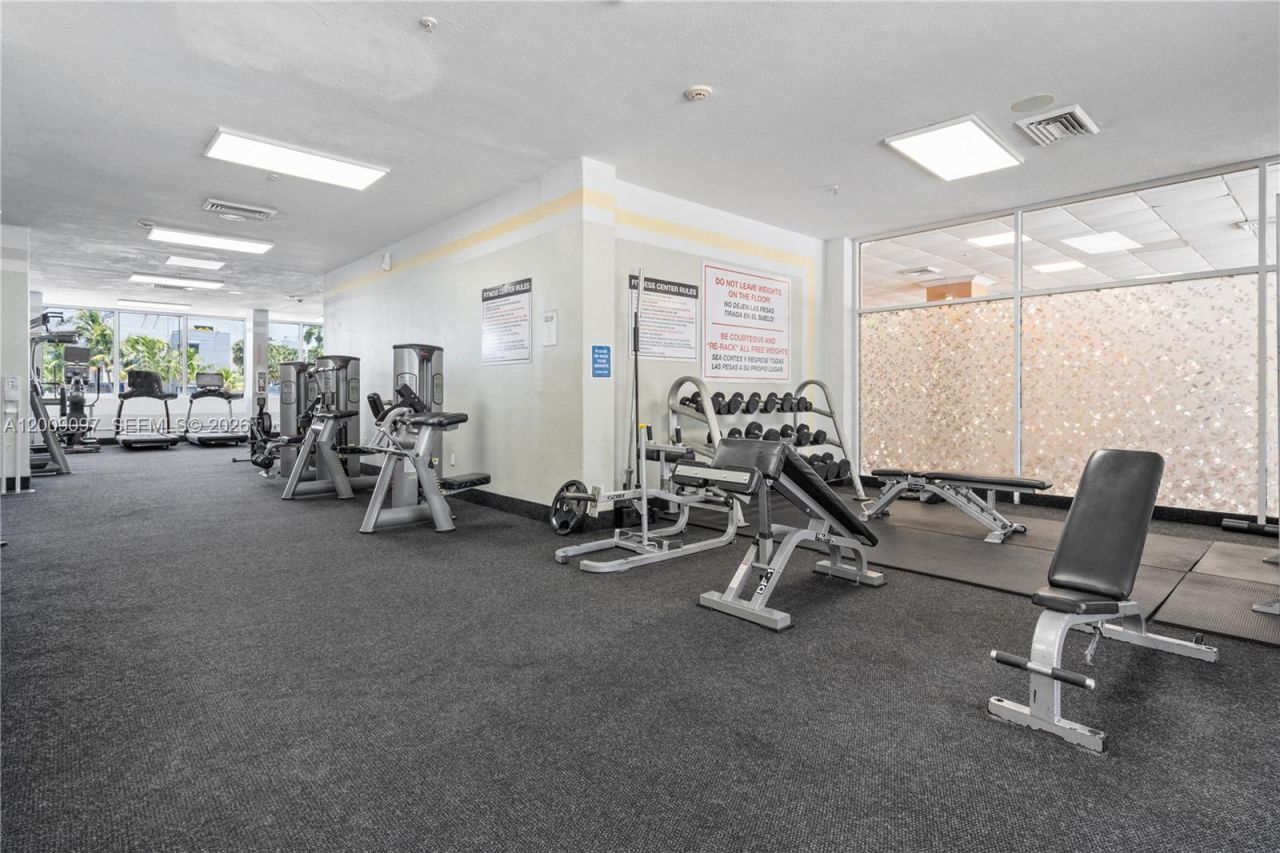 400 Kings Point Dr, Unit 229, Sunny Isles Beach, FL 33160 Photo