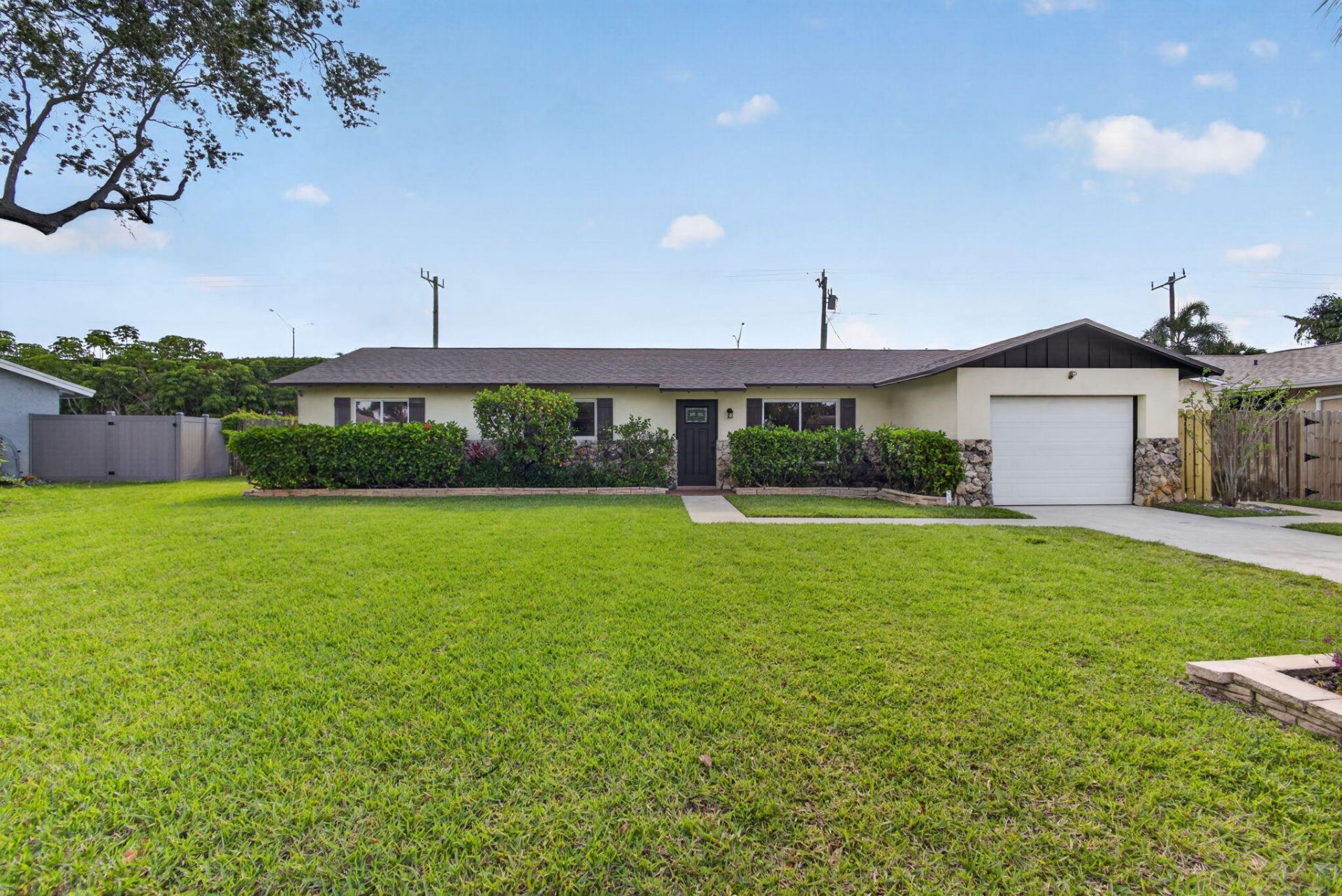 9820 Jonquil Circle N, Palm Beach Gardens, FL 33410 Photo