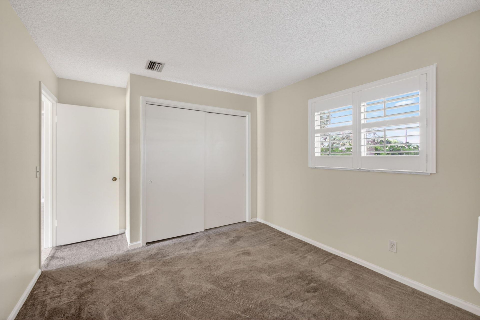 9820 Jonquil Circle N, Palm Beach Gardens, FL 33410 Photo