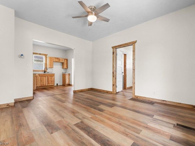 215 E Pennsylvania Avenue, Sebring, OH 44672 Photo 11