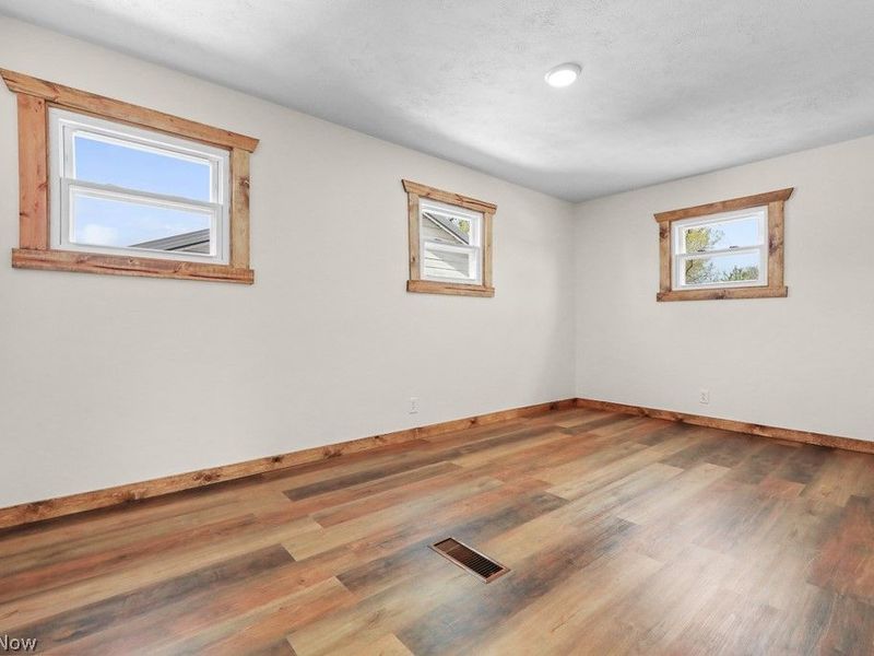215 E Pennsylvania Avenue, Sebring, OH 44672 Photo 13