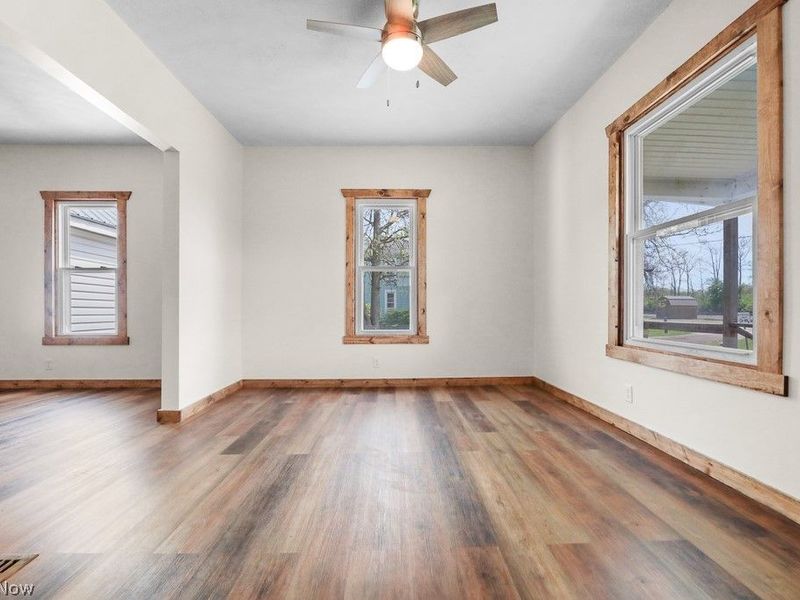 215 E Pennsylvania Avenue, Sebring, OH 44672 Photo 8