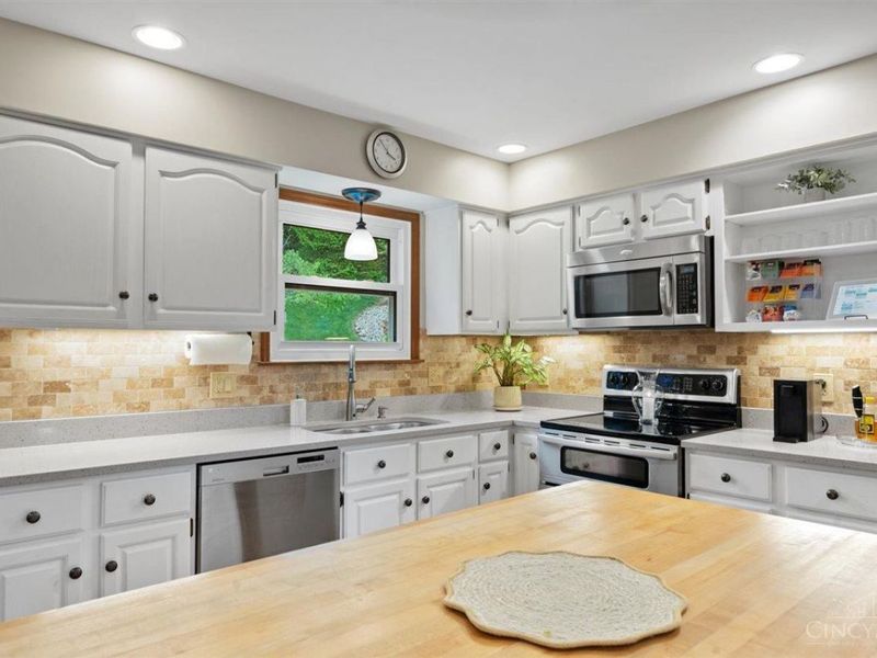 2001 Beechglen Court, Green Township, OH 45233 Photo 8