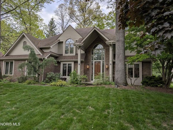 2805 Spring Water Drive, Toledo, OH 43617