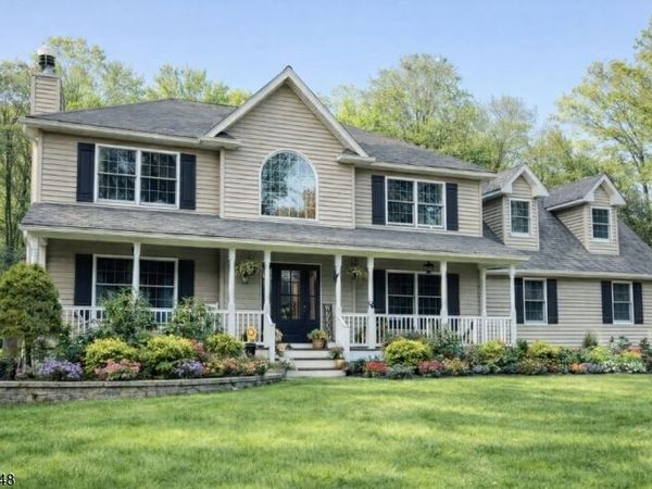 105 Orben Dr, Roxbury, NJ 07850