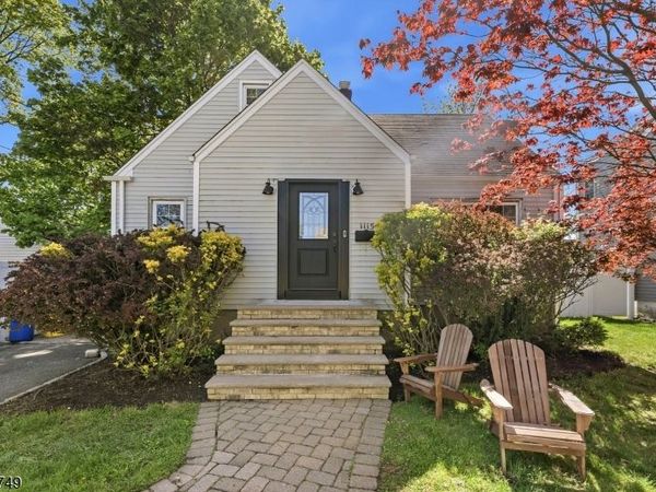 1115 Tuxedo Sq, Teaneck, NJ 07666