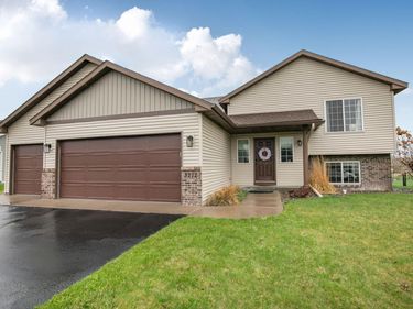 3212 Orchard Avenue NE, Sauk Rapids, MN 56379