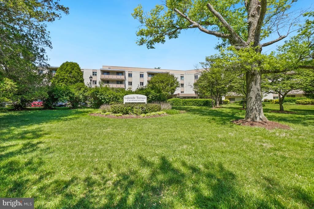 7501 Democracy Boulevard, Unit B-128, Bethesda, MD 20817 Main Photo