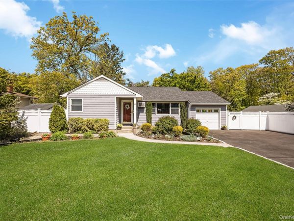 89 W Main Street, Kings Park, NY 11754