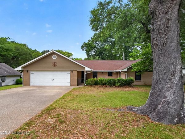 6627 Golf Club Drive, Diamondhead, MS 39525