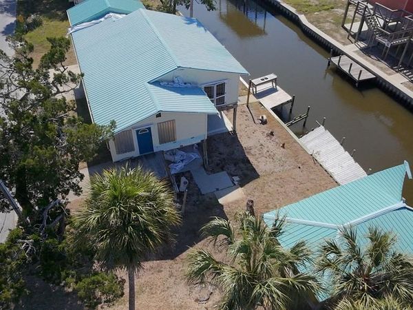 88 E 8th Ave, Horseshoe Beach, FL 32648