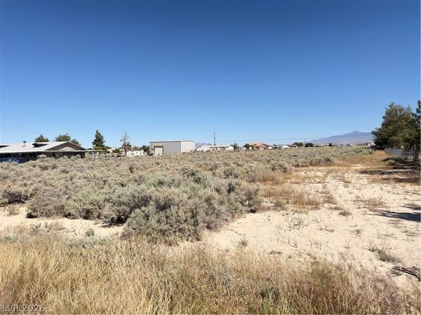 2710 E Deerskin Street , Pahrump, NV 89048