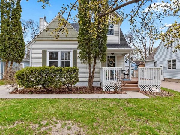 904 ALLOUEZ TERRACE, Green Bay, WI 54301