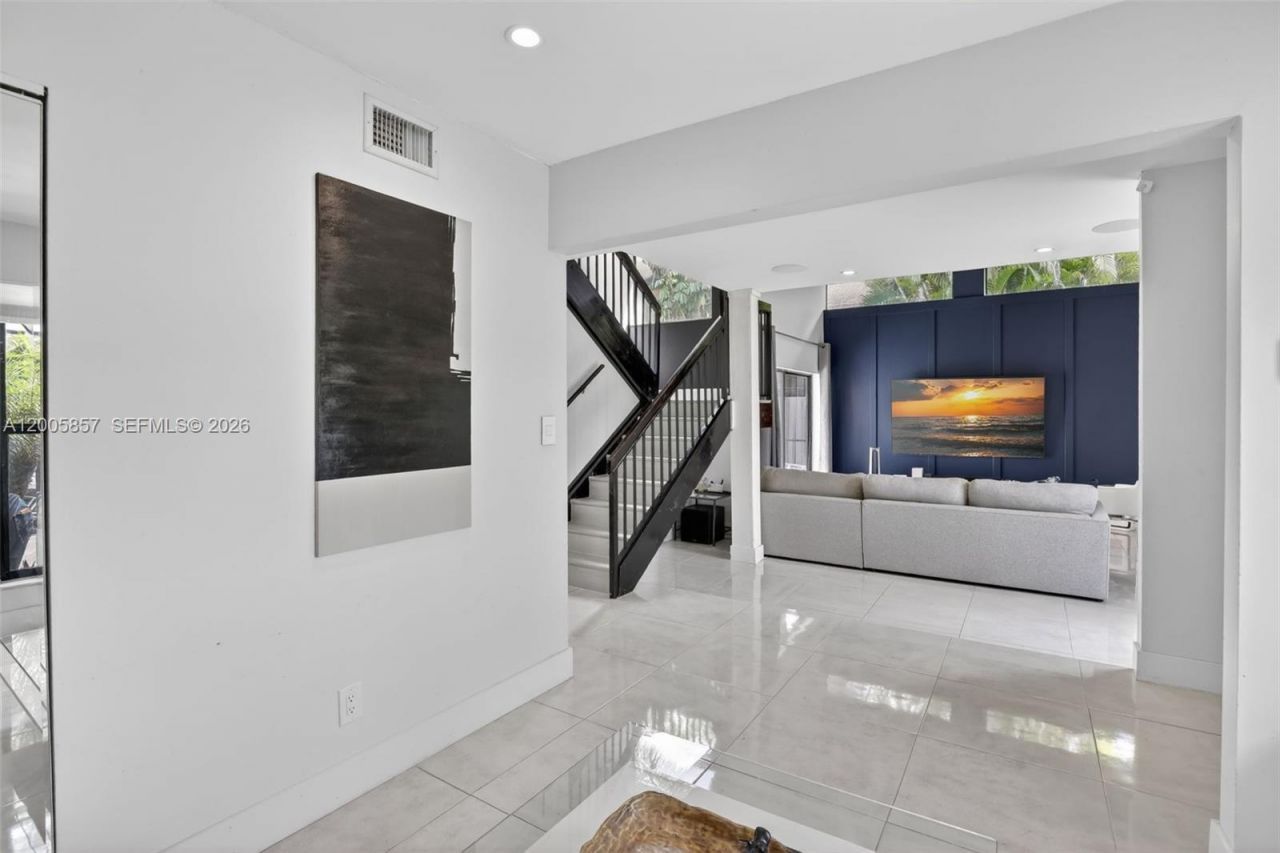 2360 Bayberry Dr, Unit 2360, Pembroke Pines, FL 33024 Photo