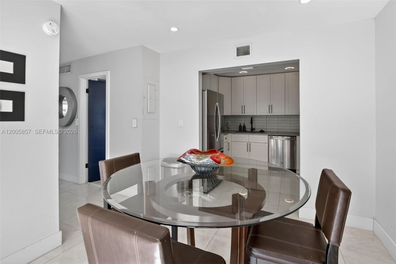2360 Bayberry Dr, Unit 2360, Pembroke Pines, FL 33024 Photo