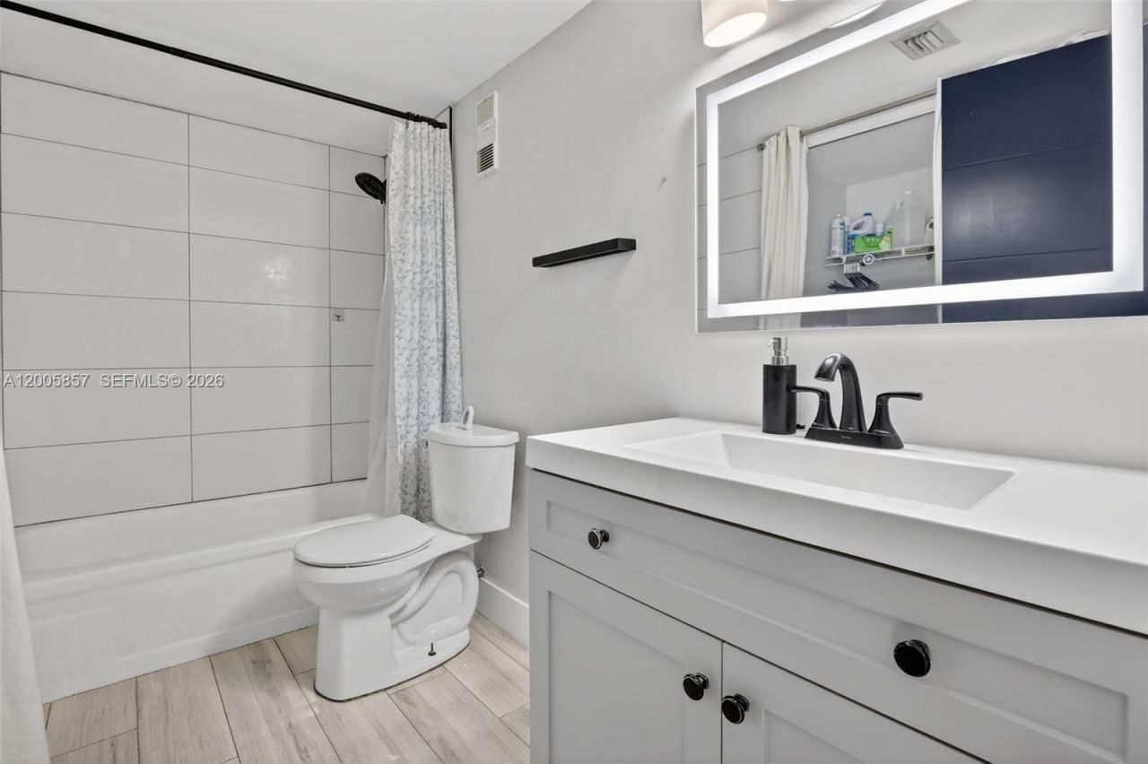 2360 Bayberry Dr, Unit 2360, Pembroke Pines, FL 33024 Photo