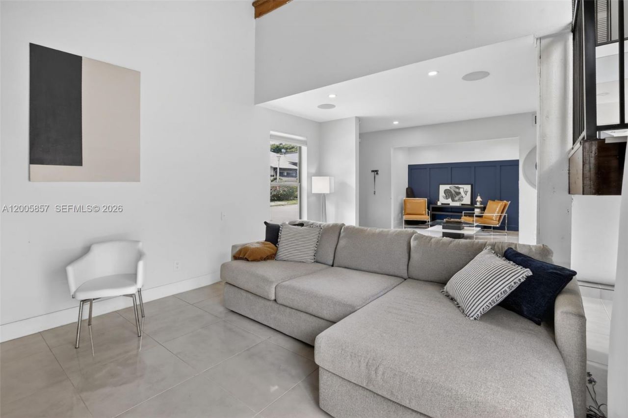 2360 Bayberry Dr, Unit 2360, Pembroke Pines, FL 33024 Photo