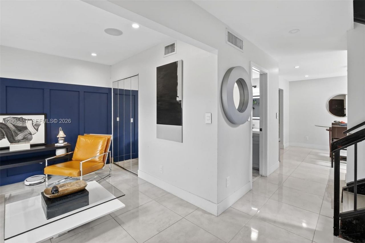2360 Bayberry Dr, Unit 2360, Pembroke Pines, FL 33024 Photo
