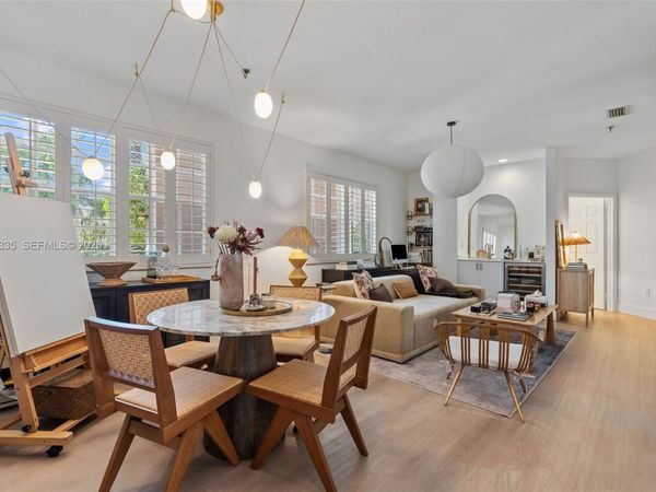 721 Biltmore Way, Unit 101, Coral Gables, FL 33134