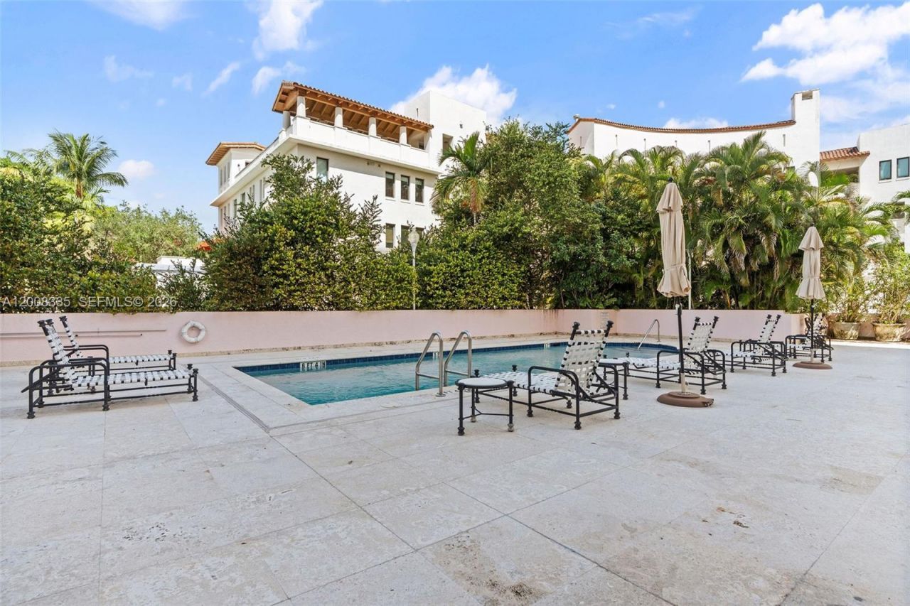721 Biltmore Way, Unit 101, Coral Gables, FL 33134 Photo