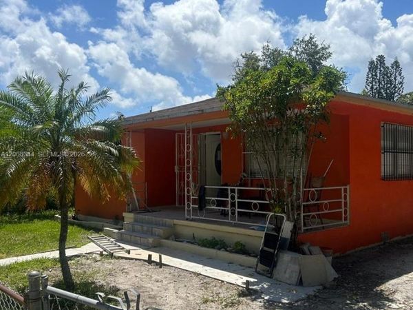 1118 NW 47th St , Miami, FL 33127