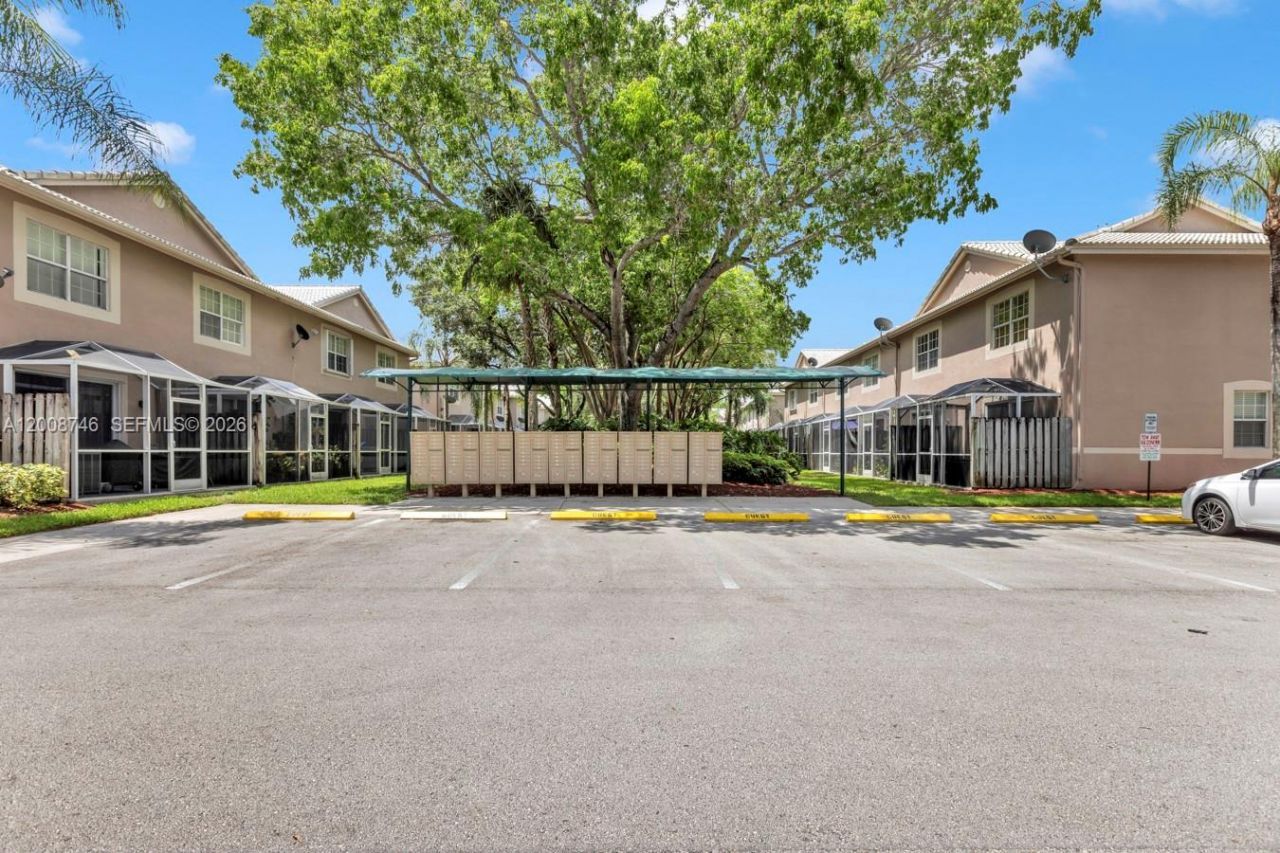 1919 Madeira Dr, Unit 4, Weston, FL 33327 Photo