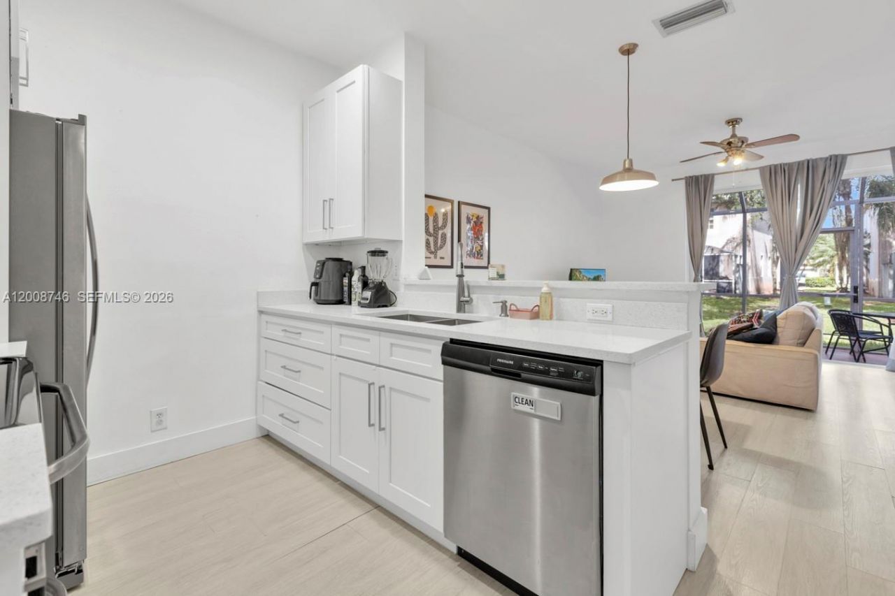 1919 Madeira Dr, Unit 4, Weston, FL 33327 Photo