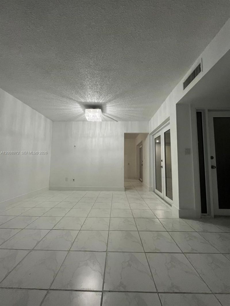 9704 NW 6th Ter, Unit 9704, Miami, FL 33172 Photo