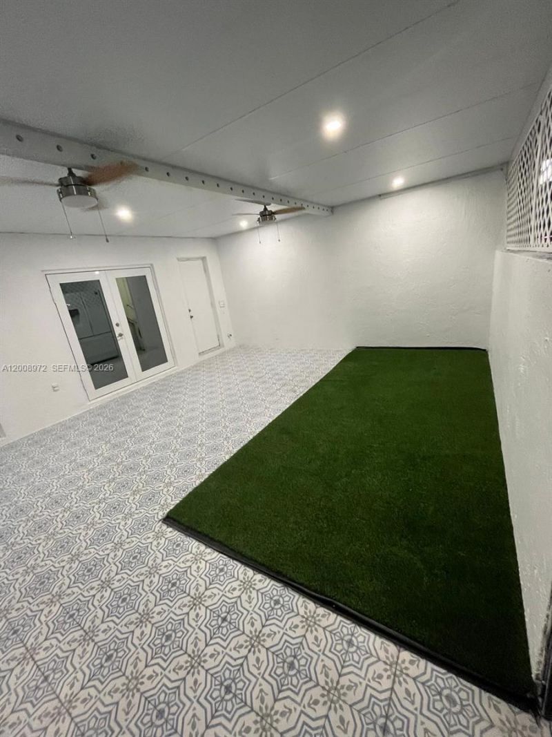 9704 NW 6th Ter, Unit 9704, Miami, FL 33172 Photo