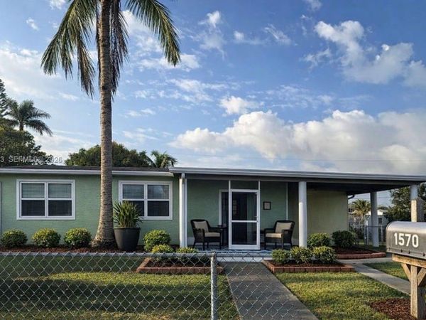 1570 NE 15th St , Homestead, FL 33033