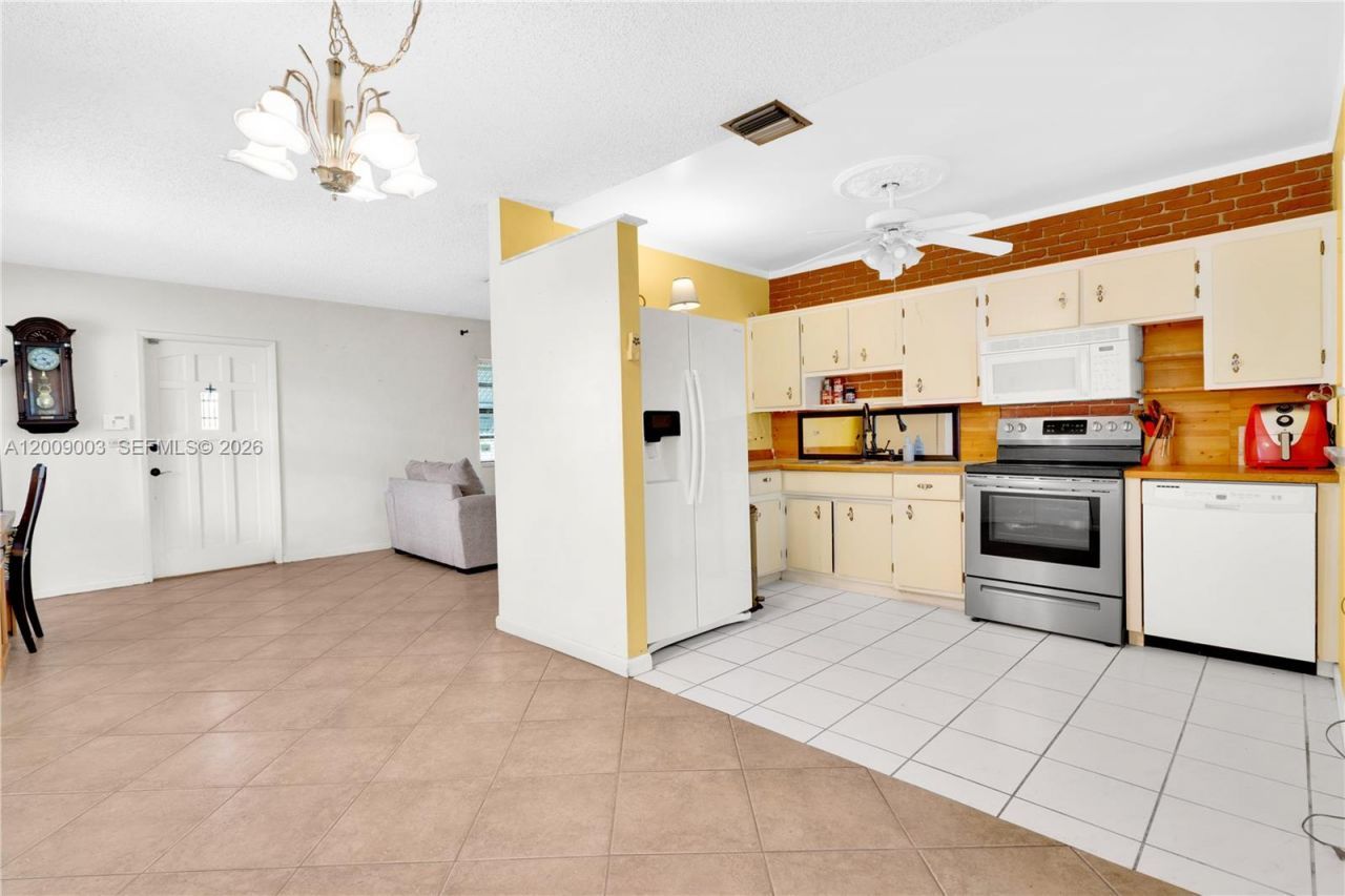 1570 NE 15th St , Homestead, FL 33033 Photo