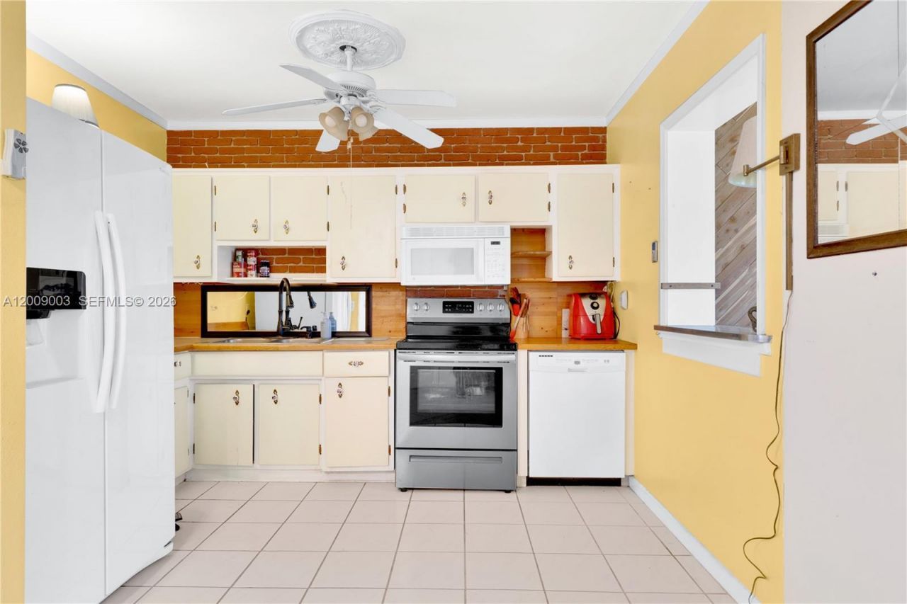 1570 NE 15th St , Homestead, FL 33033 Photo