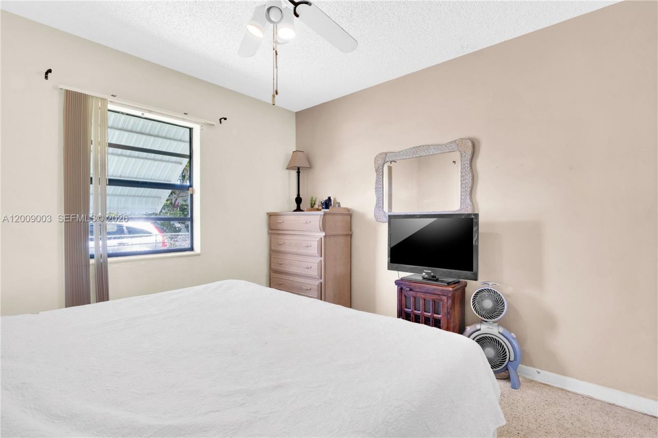 1570 NE 15th St , Homestead, FL 33033 Photo