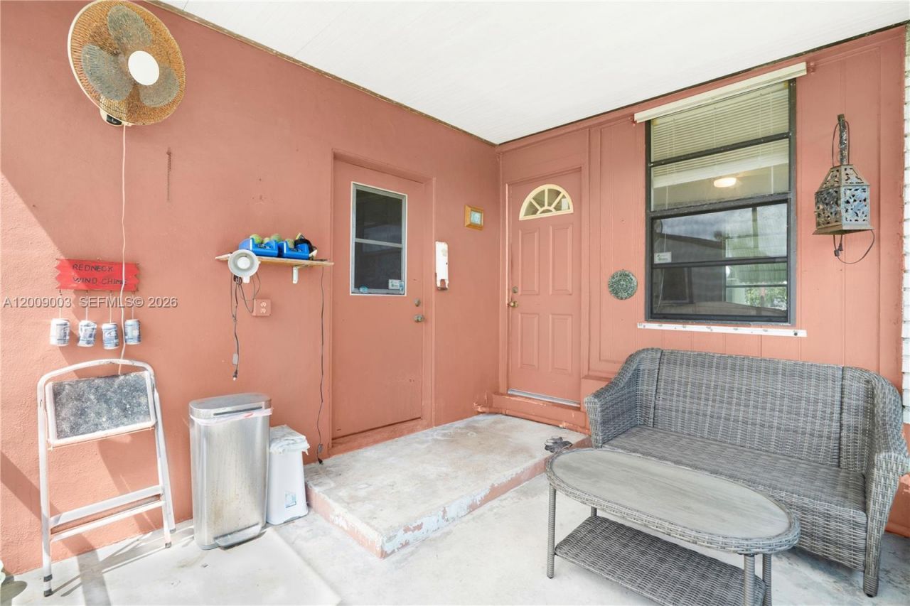 1570 NE 15th St , Homestead, FL 33033 Photo