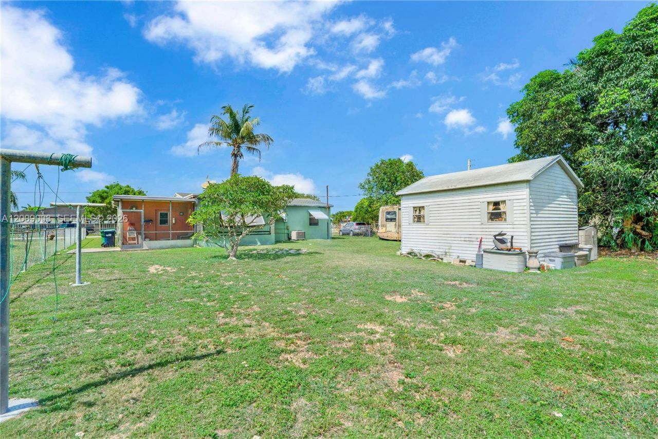 1570 NE 15th St , Homestead, FL 33033 Photo