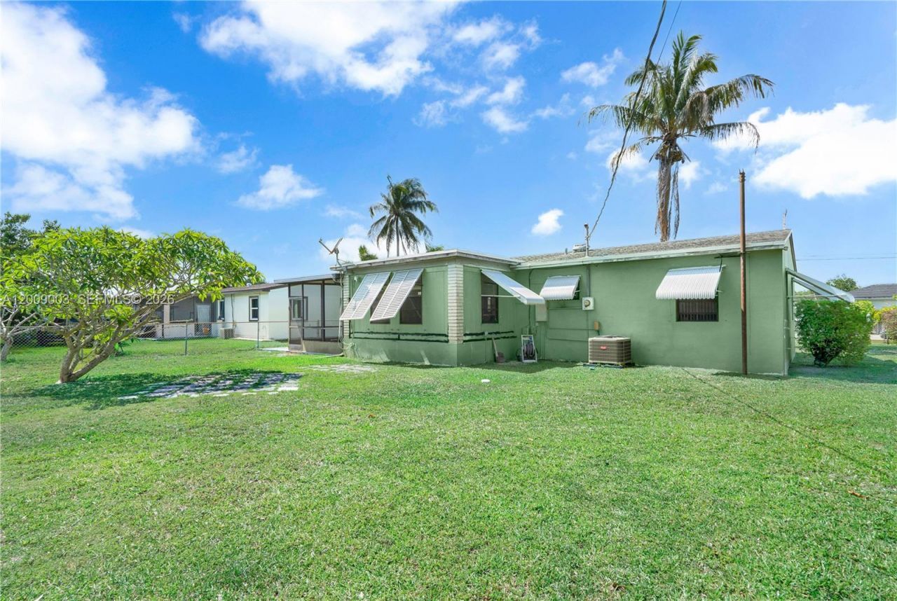 1570 NE 15th St , Homestead, FL 33033 Photo