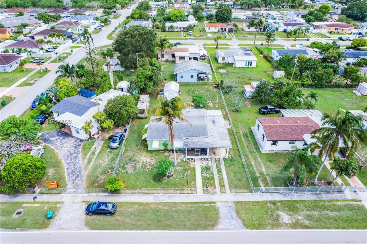 1570 NE 15th St , Homestead, FL 33033 Photo